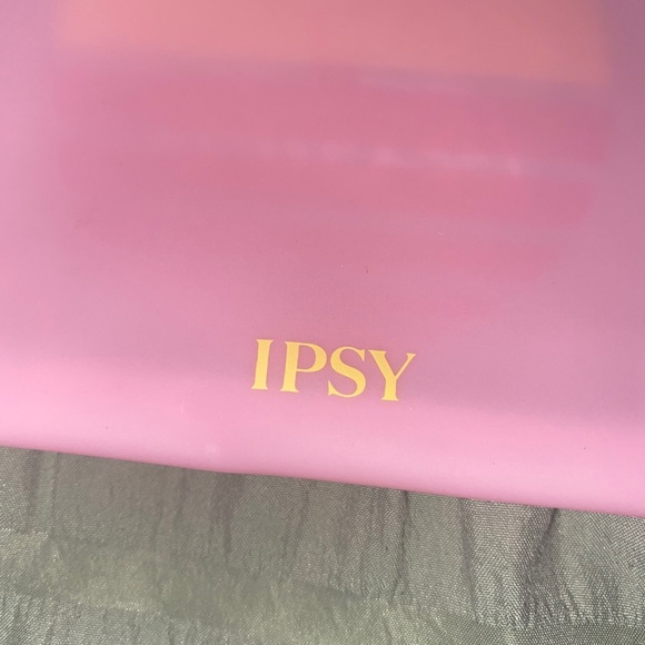 Ipsy Bag - Picture 2 of 2